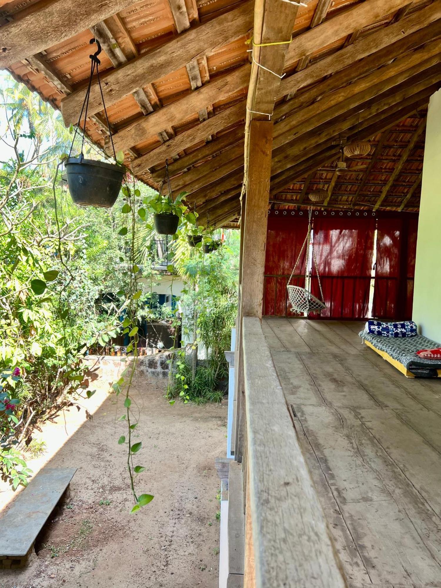 The Sunset Chalet Anjuna Exterior photo
